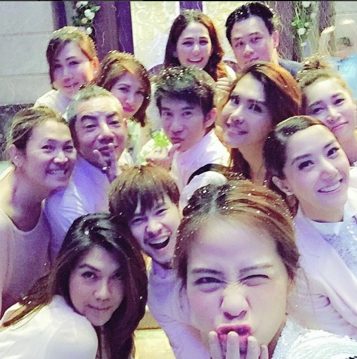 สุดหวาน!น็อตคุกเข่าขอ "ชมพู่" แต่งงาน