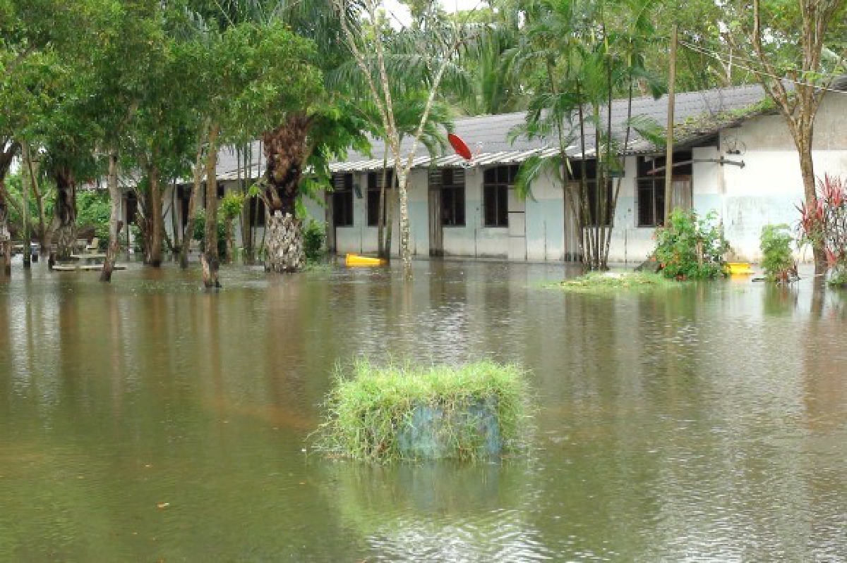น้ำท่วมที่เมืองคอน ต.ปากนครอ่วม น้ำท่วมที่เมืองคอน ต.ปากนครอ่วม