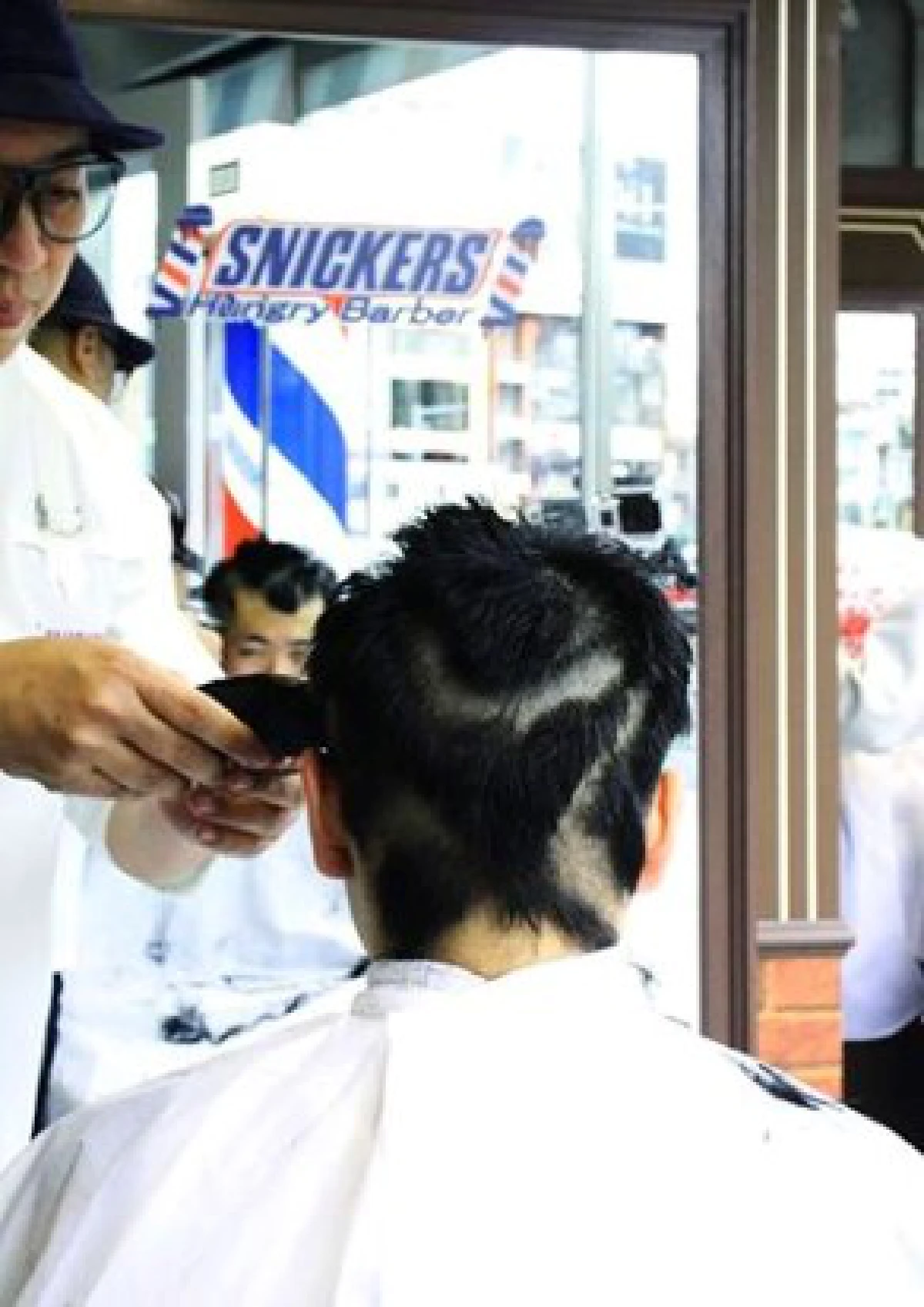 ญี่ปุ่นผุดไอเดียเจ๋ง ตัดผมฟรีแต่ต้องตามใจช่าง! (มีคลิป)