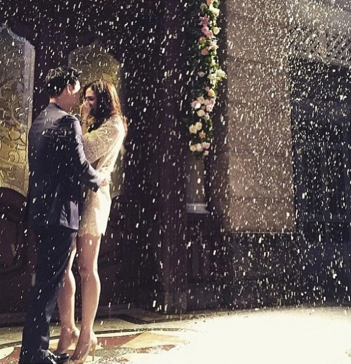 สุดหวาน!น็อตคุกเข่าขอ "ชมพู่" แต่งงาน