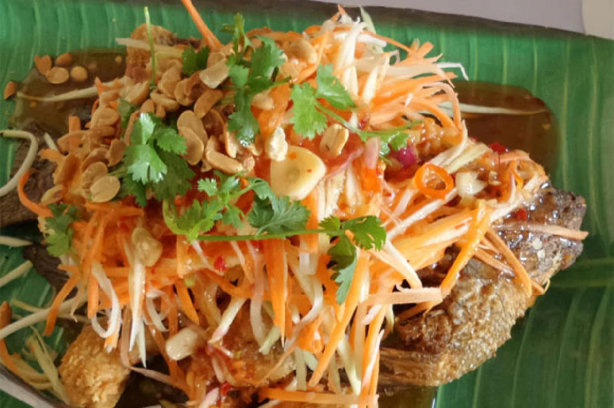 แซบเว่อร์ที่ร้านอาหาร ‘ลาวลาวเด้อ’