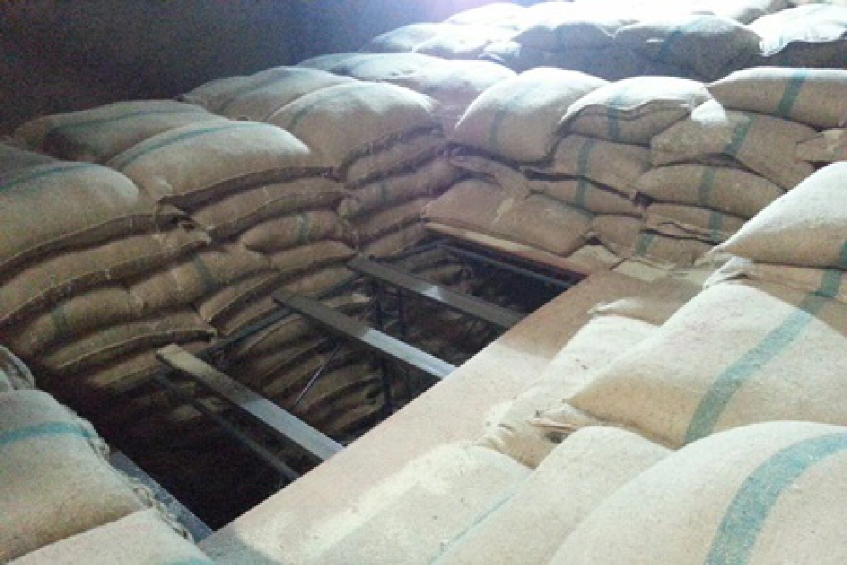 ตรวจโกดังข้าวปทุมฯพบข้าวหายกว่าแสนกระสอบ