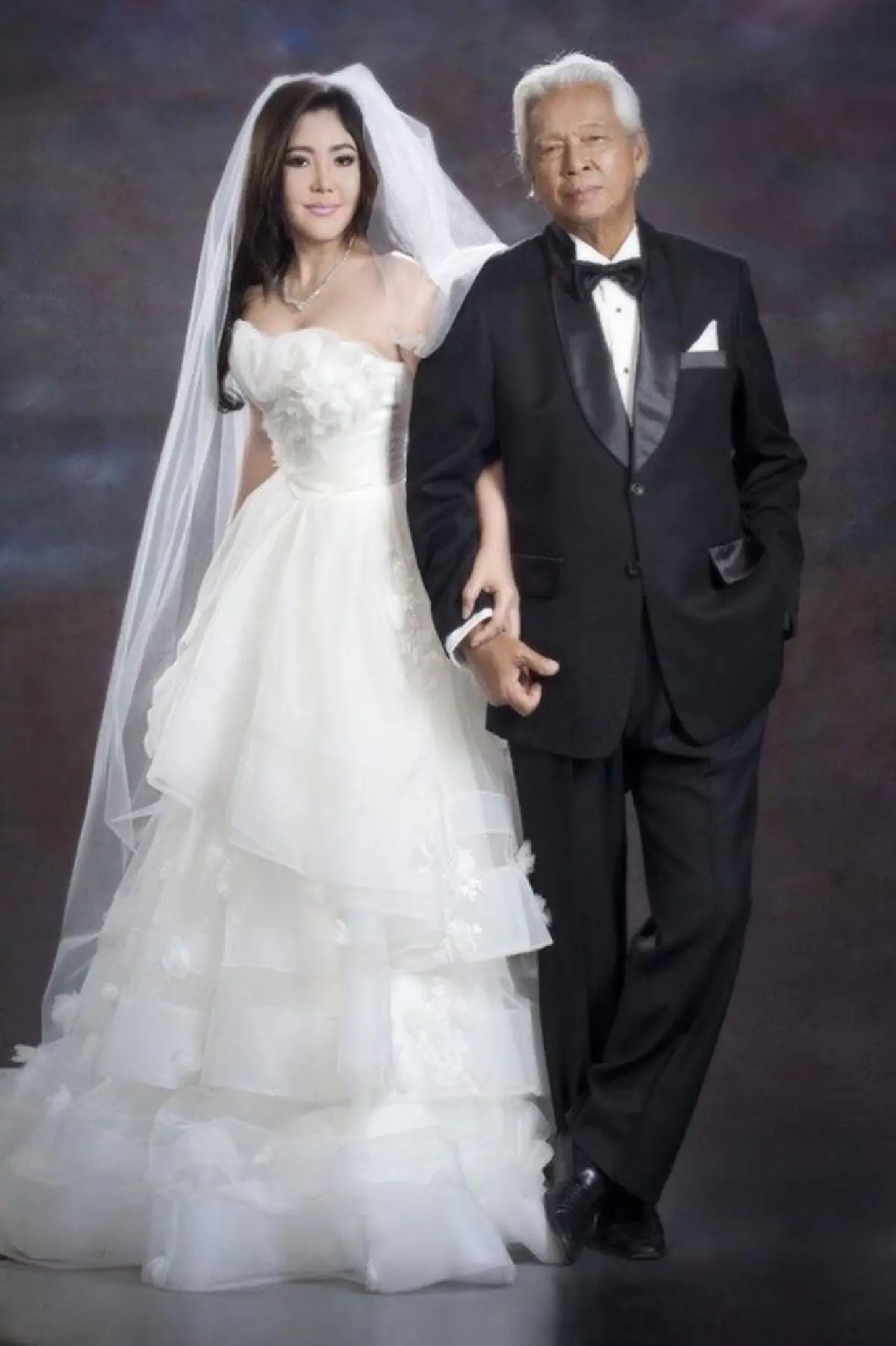 พี่เมีย"ฉลอง"เปิดบ้าน70ล้าน!ยันน้องสาวไม่เห็นแก่เงิน