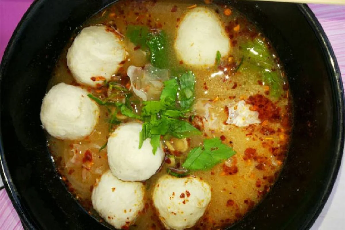 ก๋วยเตี๋ยวบ้านย่า เมนูเด็ดต้มยำกุ้งสุดแซ่บ