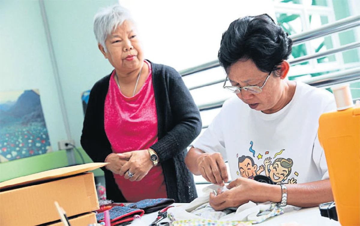 อาสาเพื่อนทอฝันเพื่อผู้ป่วยมะเร็งเต้านม