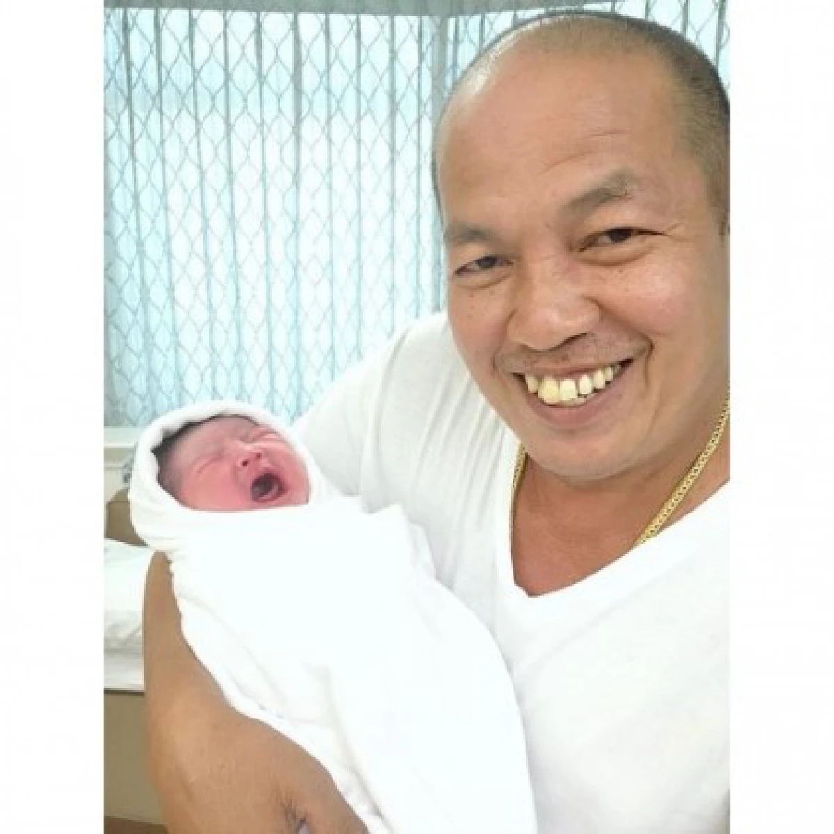 เฮรับปีใหม่!"แบงค์"ปลื้ม"ไอซ์"คลอดลูกสาวคนแรก