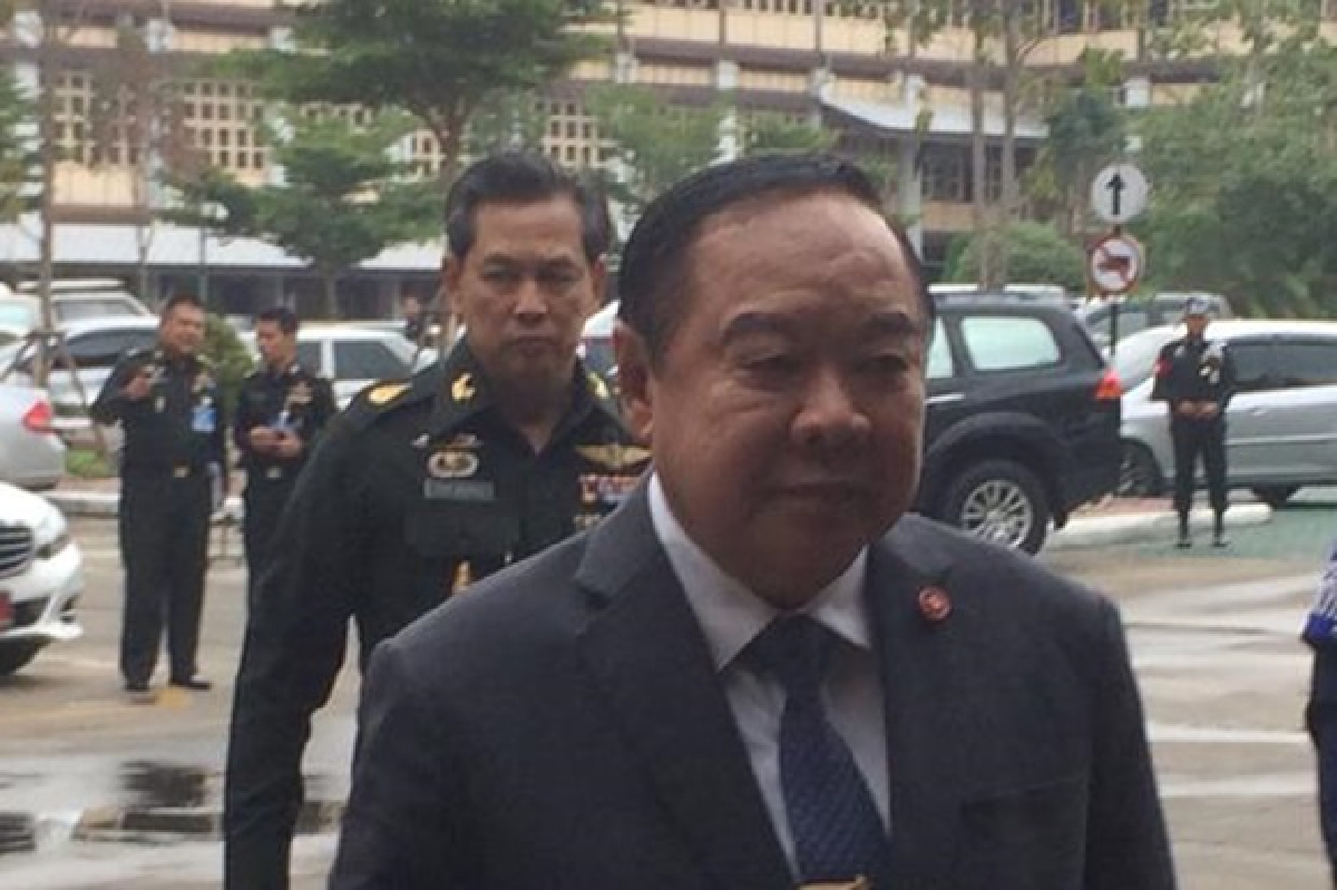 "ประวิตร"เชื่อไม่มีคลื่นใต้น้ำหลังย้ายตำรวจ "ประวิตร"เชื่อไม่มีคลื่นใต้น้ำหลังย้ายตำรวจ