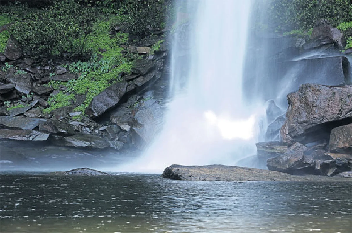 น้ำตกห้วยหลวง สายน้ำนอกสายตา