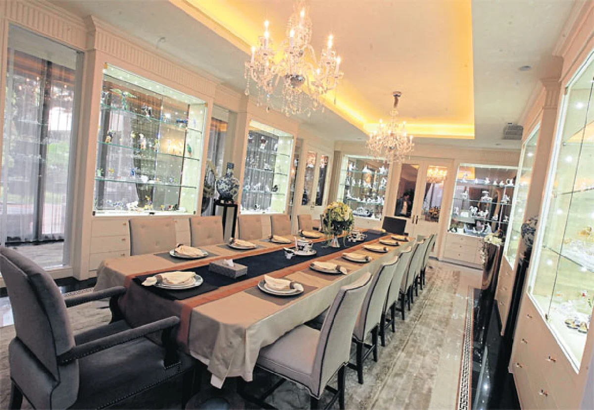 บ้านสไตล์เรียบโก้ สะท้อนบุคลิก 'ณกรณ์ กรณ์หิรัญ'