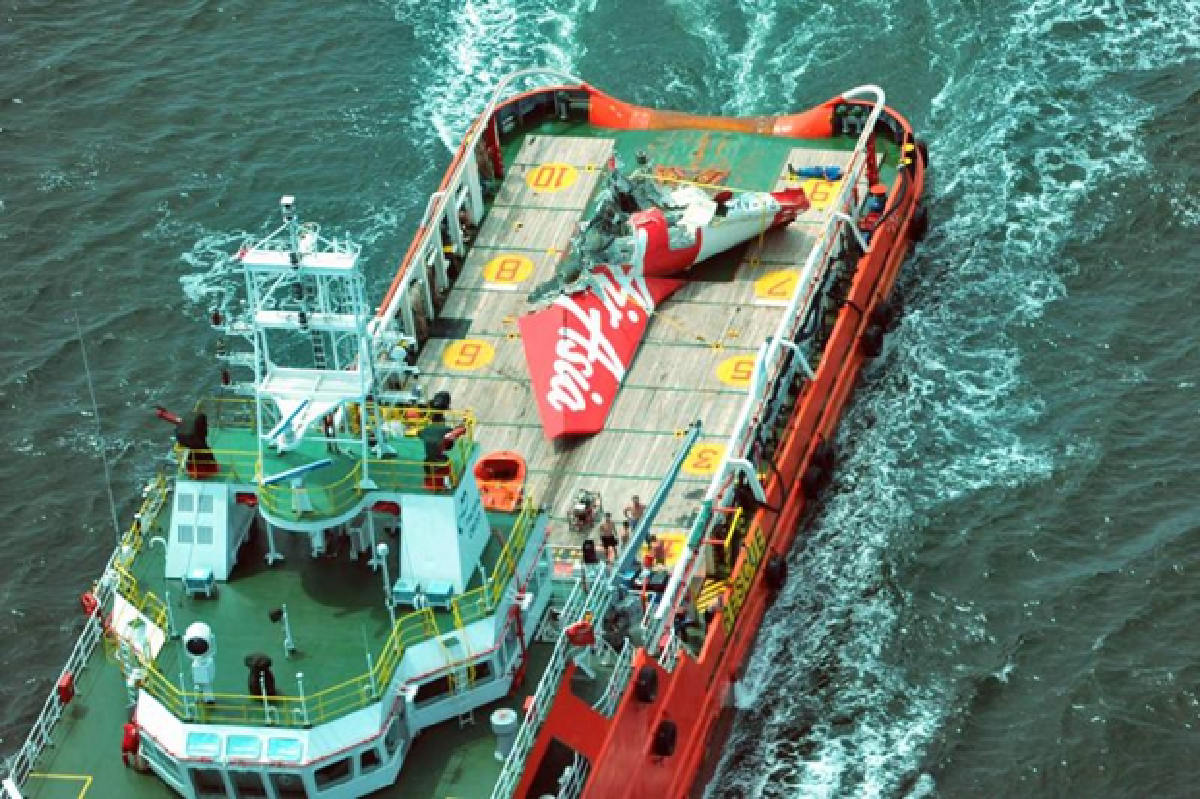 Air Asia: Second black box retrieved (updated)