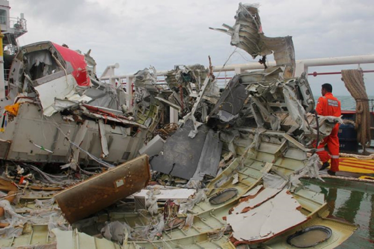 Air Asia: Second black box retrieved (updated)