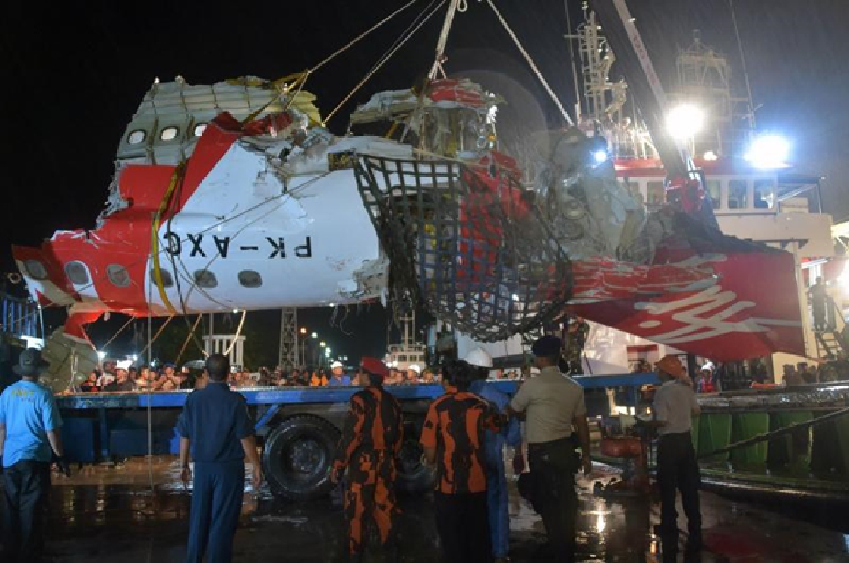 Air Asia: Second black box retrieved (updated)