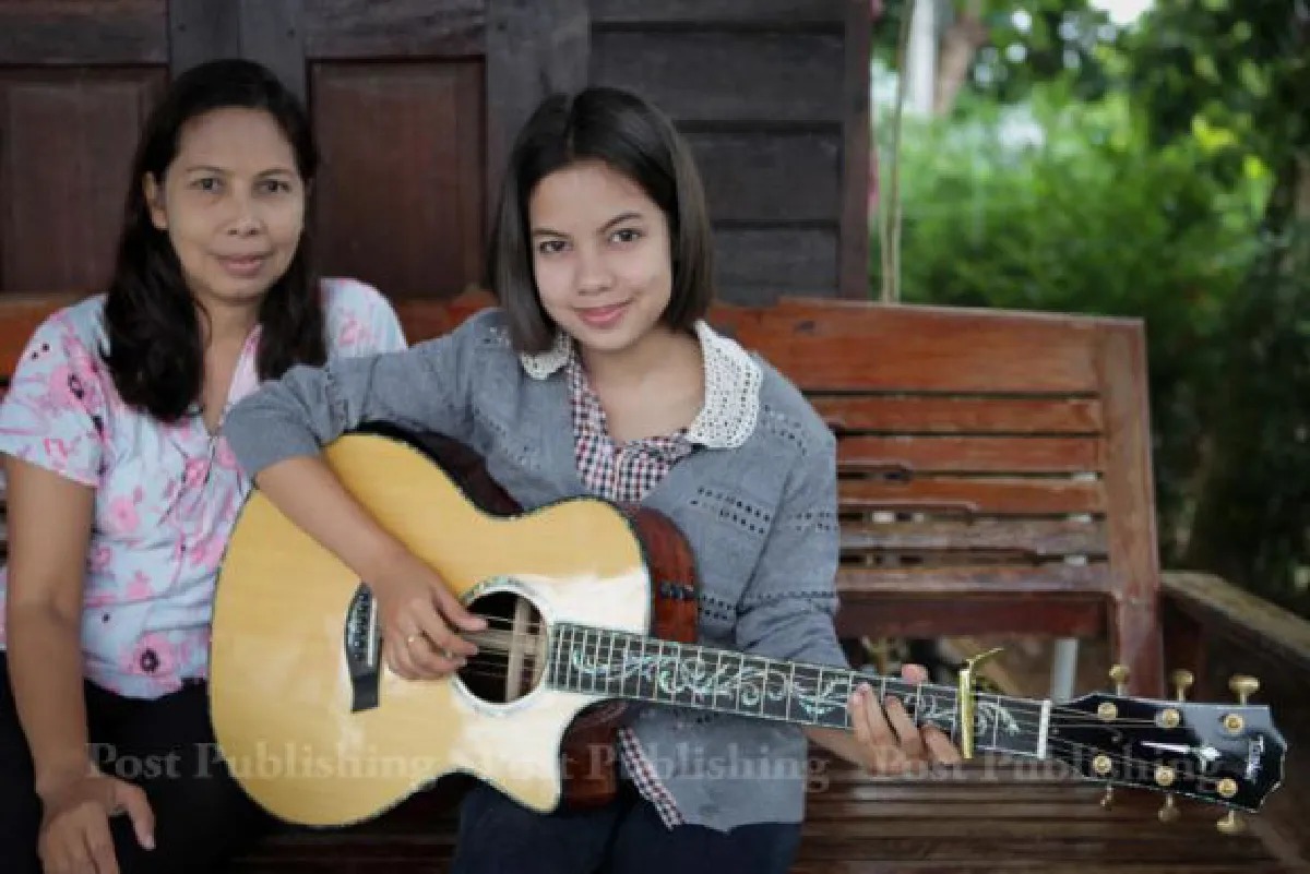 Singing her way to internet stardom (videos)