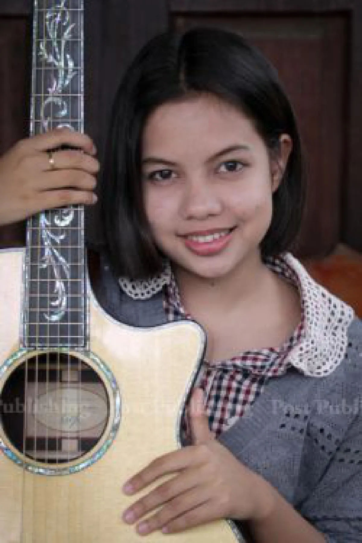 Singing her way to internet stardom (videos)