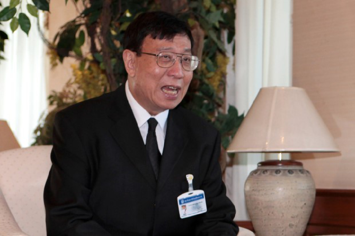 พรเพชรแจงไม่เคยใช้คำ "มือปืนรับจ้าง" พาดพิงผู้อื่น พรเพชรแจงไม่เคยใช้คำ "มือปืนรับจ้าง" พาดพิงผู้อื่น