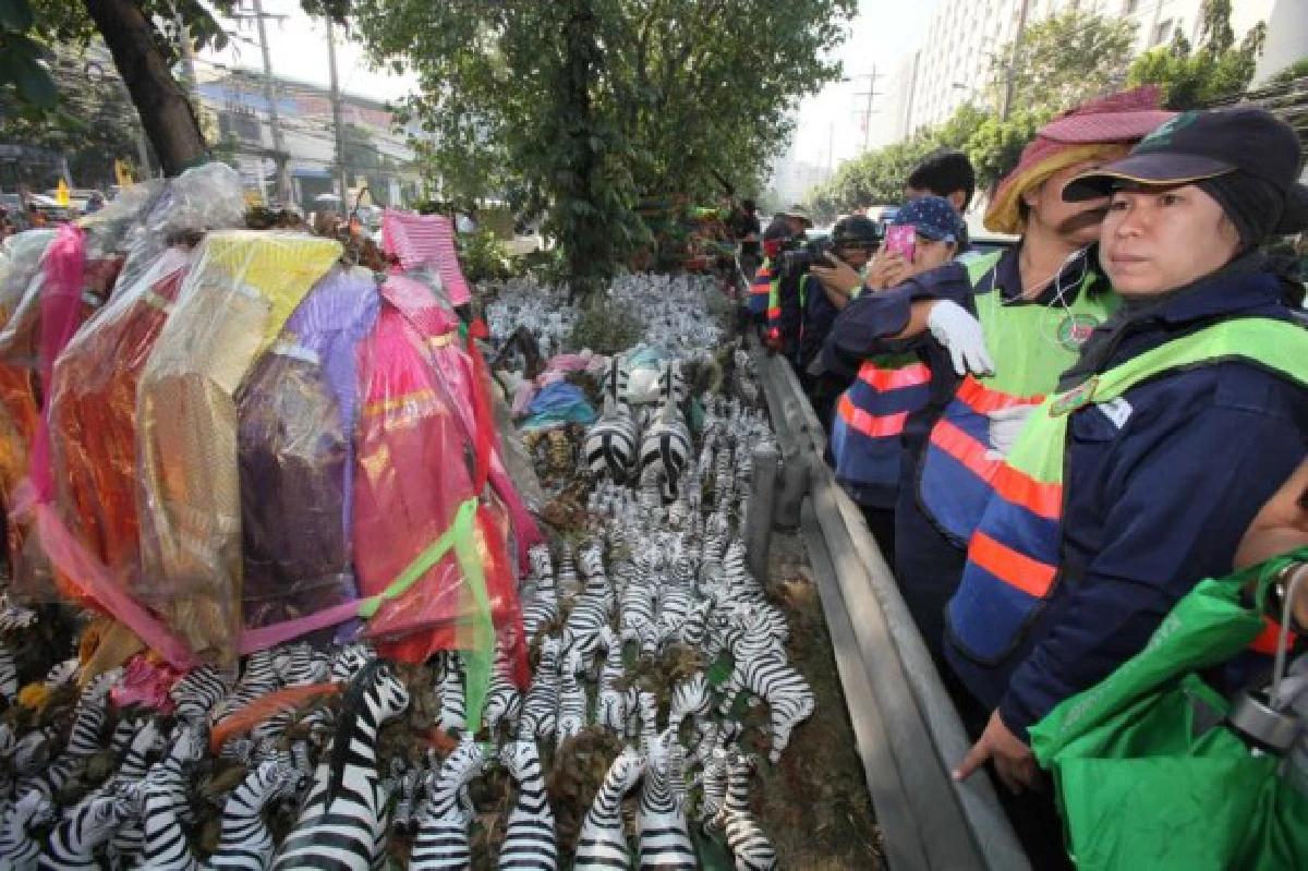 รื้อเครื่องเซ่นโค้งร้อยศพ-"ริว"ร่วมทำพิธีขอขมา