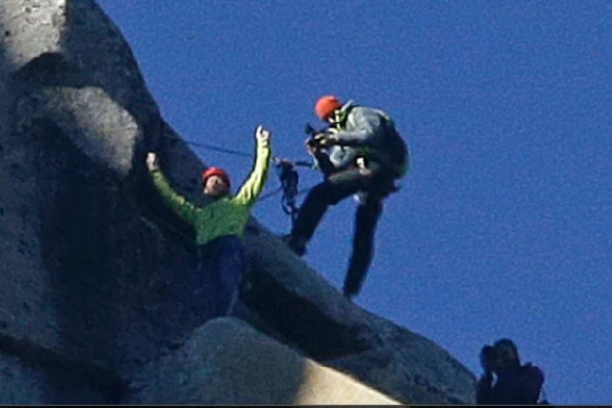 มือเปล่าพิชิตผาหิน 19วันชัน90องศา (มีคลิป)