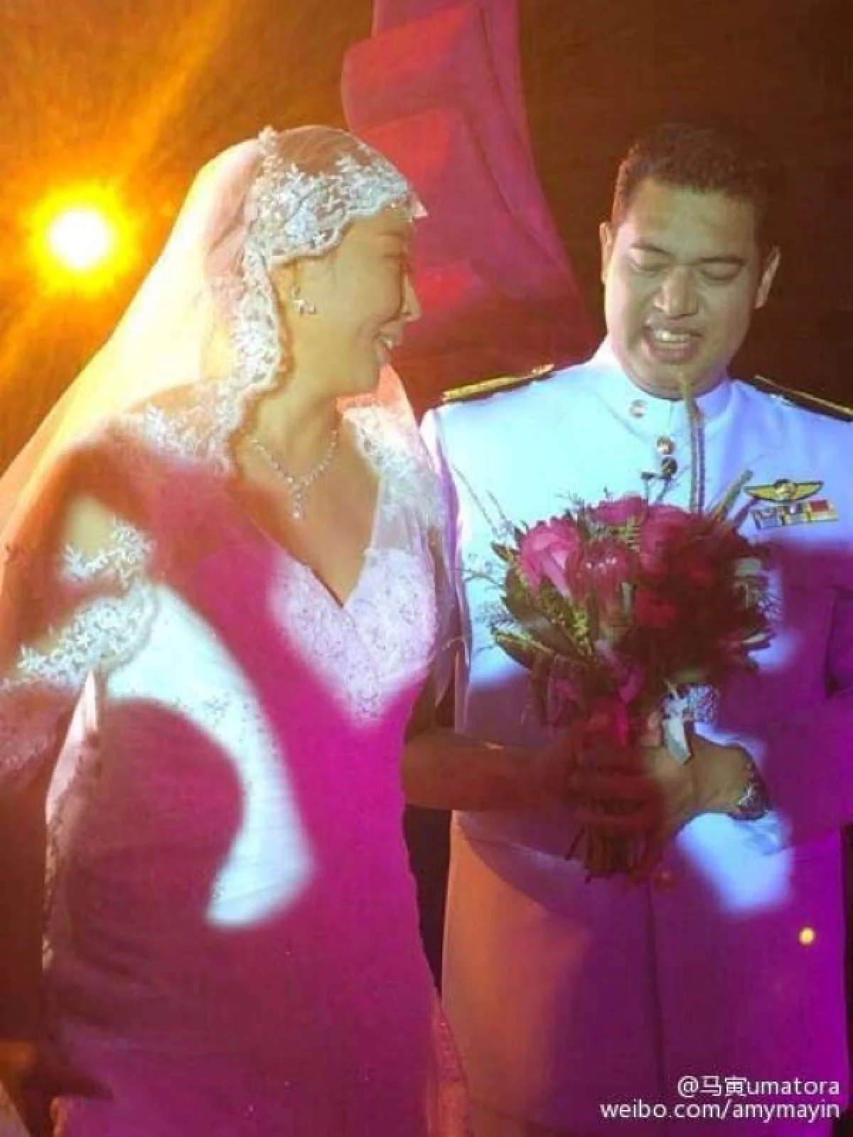 ประมวลภาพ "โค้ชอ๊อต-คุน" ฉลองวิวาห์ที่จีน