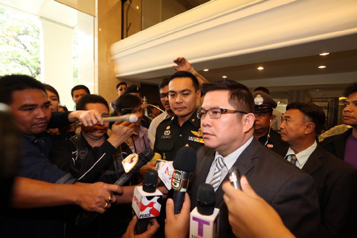 คสช.ปัดห้าม"ปู"แถลงข่าวแค่ขอความร่วมมือ คสช.ปัดห้าม"ปู"แถลงข่าวแค่ขอความร่วมมือ