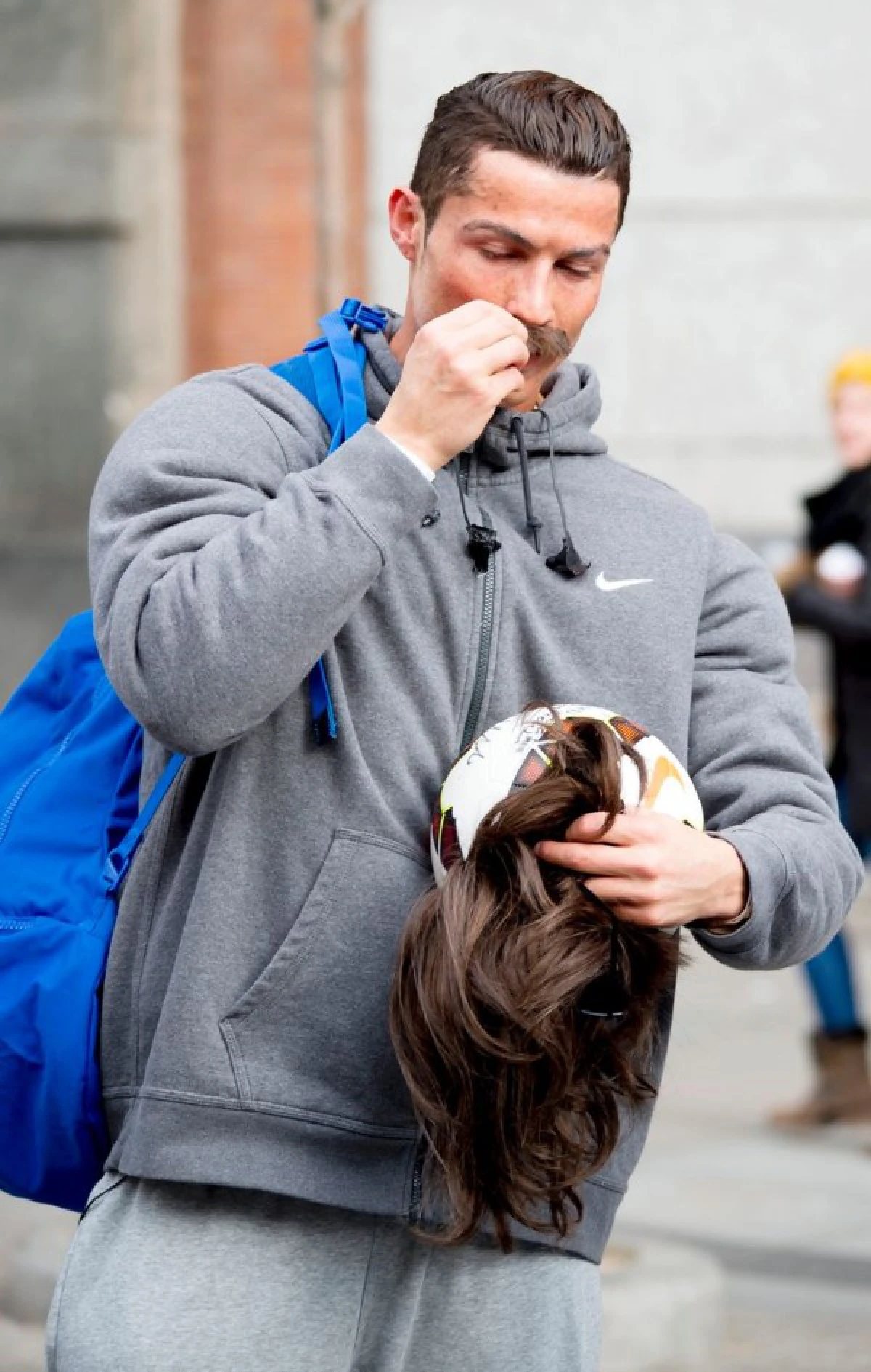 จำกันได้มั้ย? เผยภาพชุด "โด้" ปลอมตัว