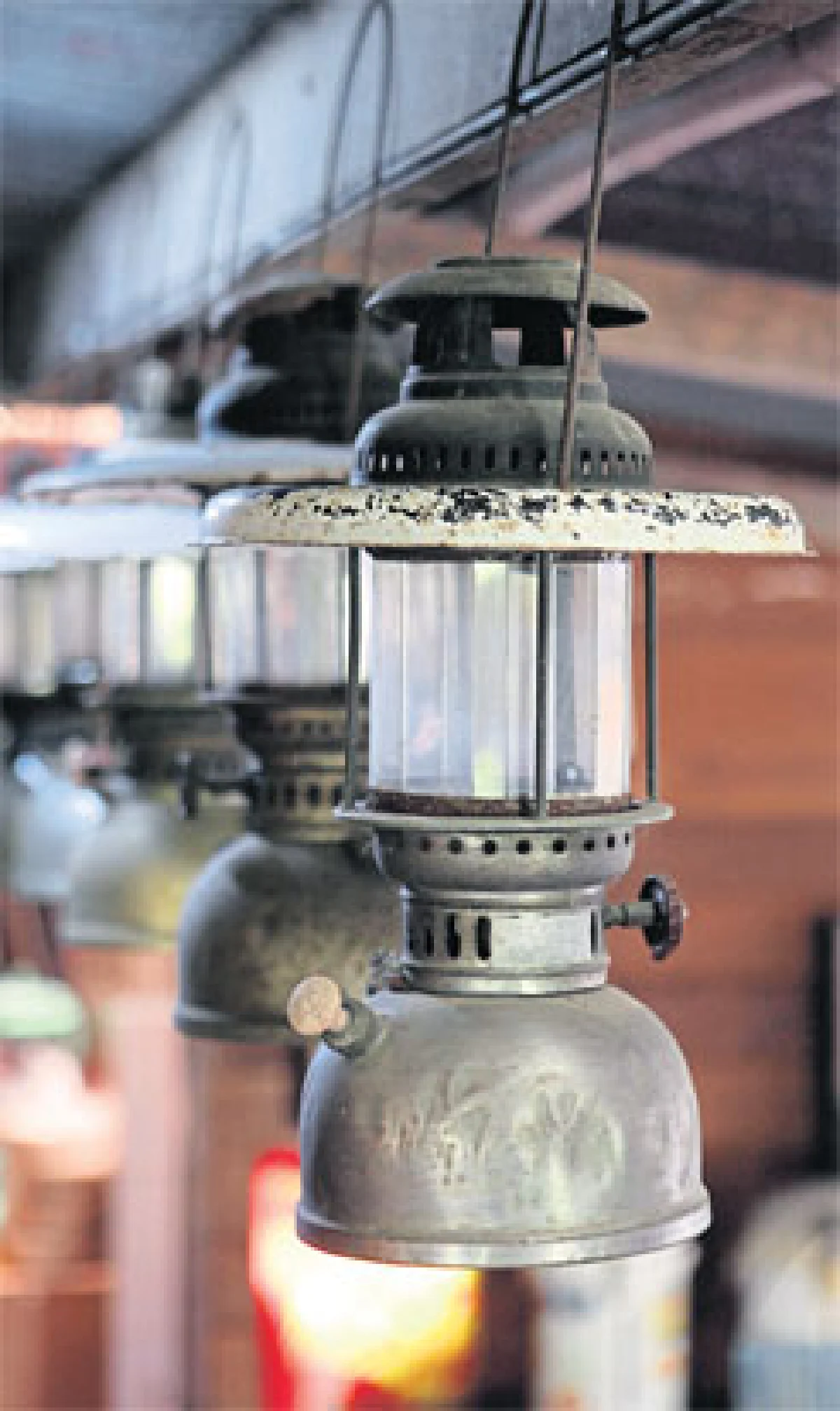 'ช่วยเชื่อมต่อเวลา เสน่ห์ตะเกียงเจ้าพายุ' เอกรัตน์ ตะวันขึ้น