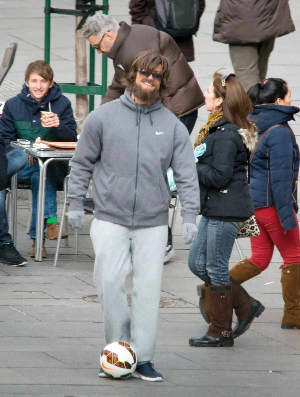 จำกันได้มั้ย? เผยภาพชุด "โด้" ปลอมตัว