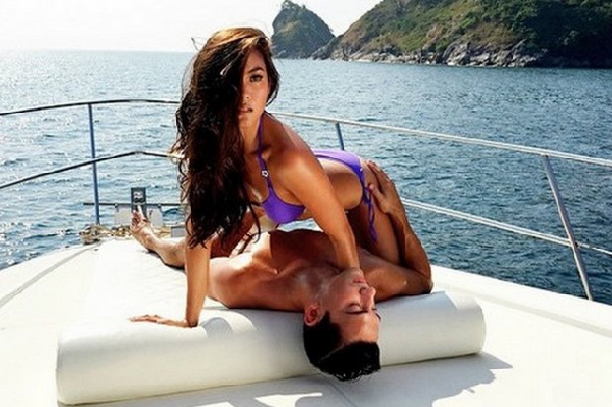 แซ่บสะท้าน!"เจนี่-เจสัน"ควงคู่ถ่ายแบบชุดว่ายน้ำ แซ่บสะท้าน!"เจนี่-เจสัน"ควงคู่ถ่ายแบบชุดว่ายน้ำ