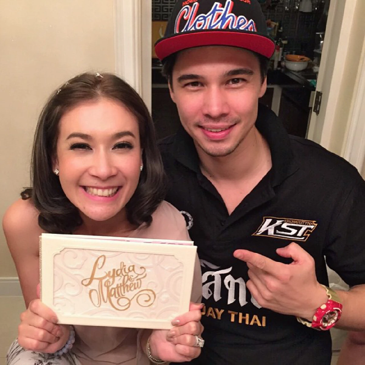 "ลิเดีย-แมทธิว"อวดการ์ดแต่งงานสวยเรียบหรู!