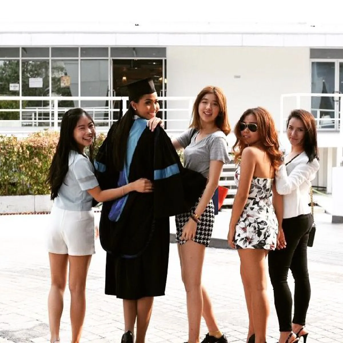 สวยเก่ง!"เมญ่า นนทวรรณ"รับปริญญาแล้ว