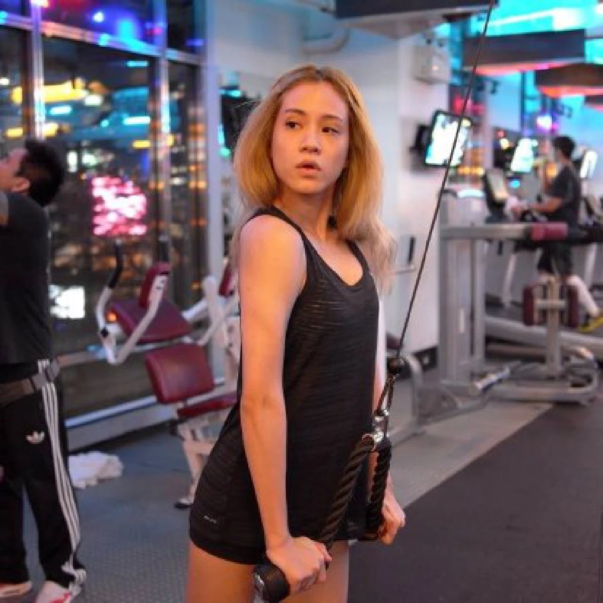 "ฟาง พิชญา" ฟิตหุ่นลุคสปอร์ตเกิร์ลสุดเป๊ะ