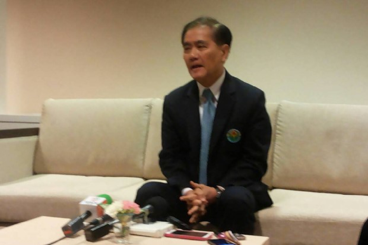 รัชตะยันยังไม่เคาะข้อสรุปบัตรทอง รัชตะยันยังไม่เคาะข้อสรุปบัตรทอง