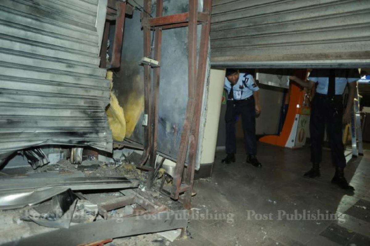 Hunt for Paragon blast suspects (Updated)