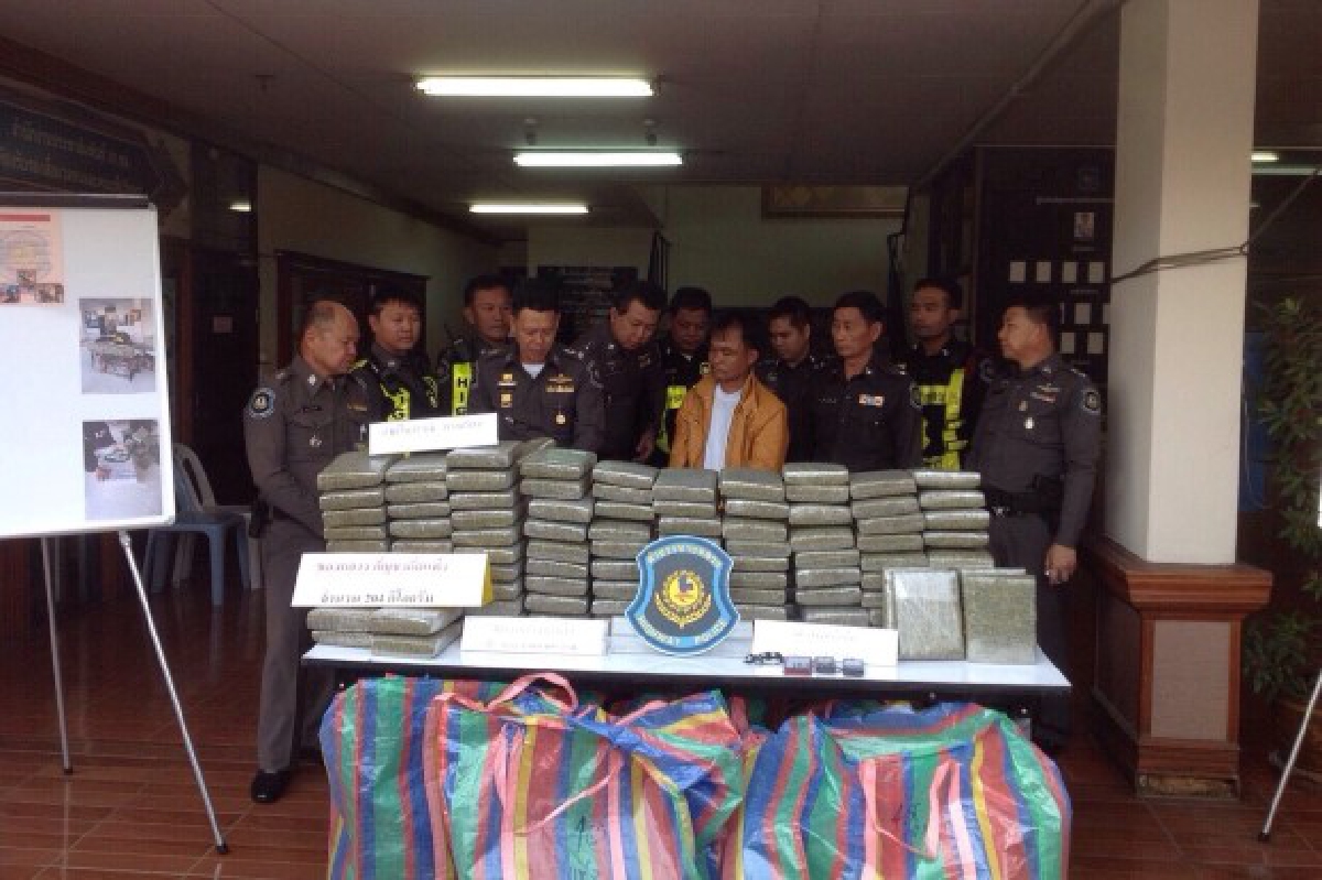 ตร.ทางหลวงจับกัญชา 200 กิโลกรัม ตร.ทางหลวงจับกัญชา 200 กิโลกรัม
