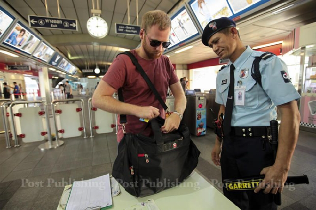 Siam Paragon bombs: Arrest warrants issued (Updated)