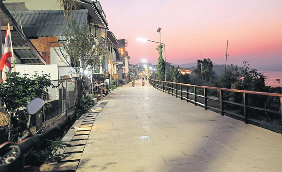 นั่งรถเที่ยวลาว (1) สวัสดีเชียงคาน สะบายดีไซยะบุรี