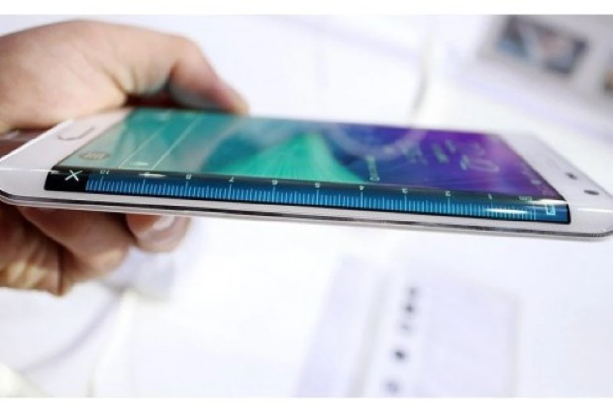 จีนผุดสมาร์ทโฟนจอขอบโค้ง ละม้าย'ซัมซุง โน๊ต เอดจ์'