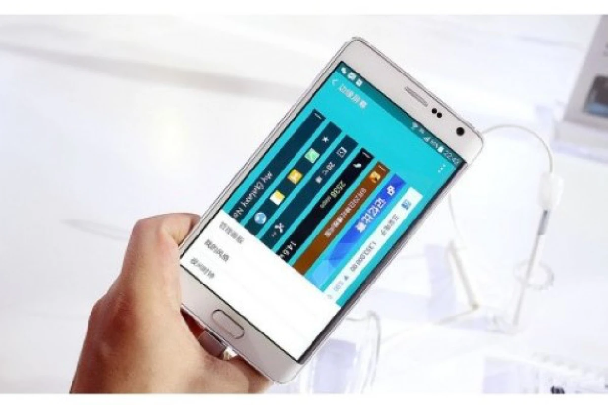 จีนผุดสมาร์ทโฟนจอขอบโค้ง ละม้าย'ซัมซุง โน๊ต เอดจ์'