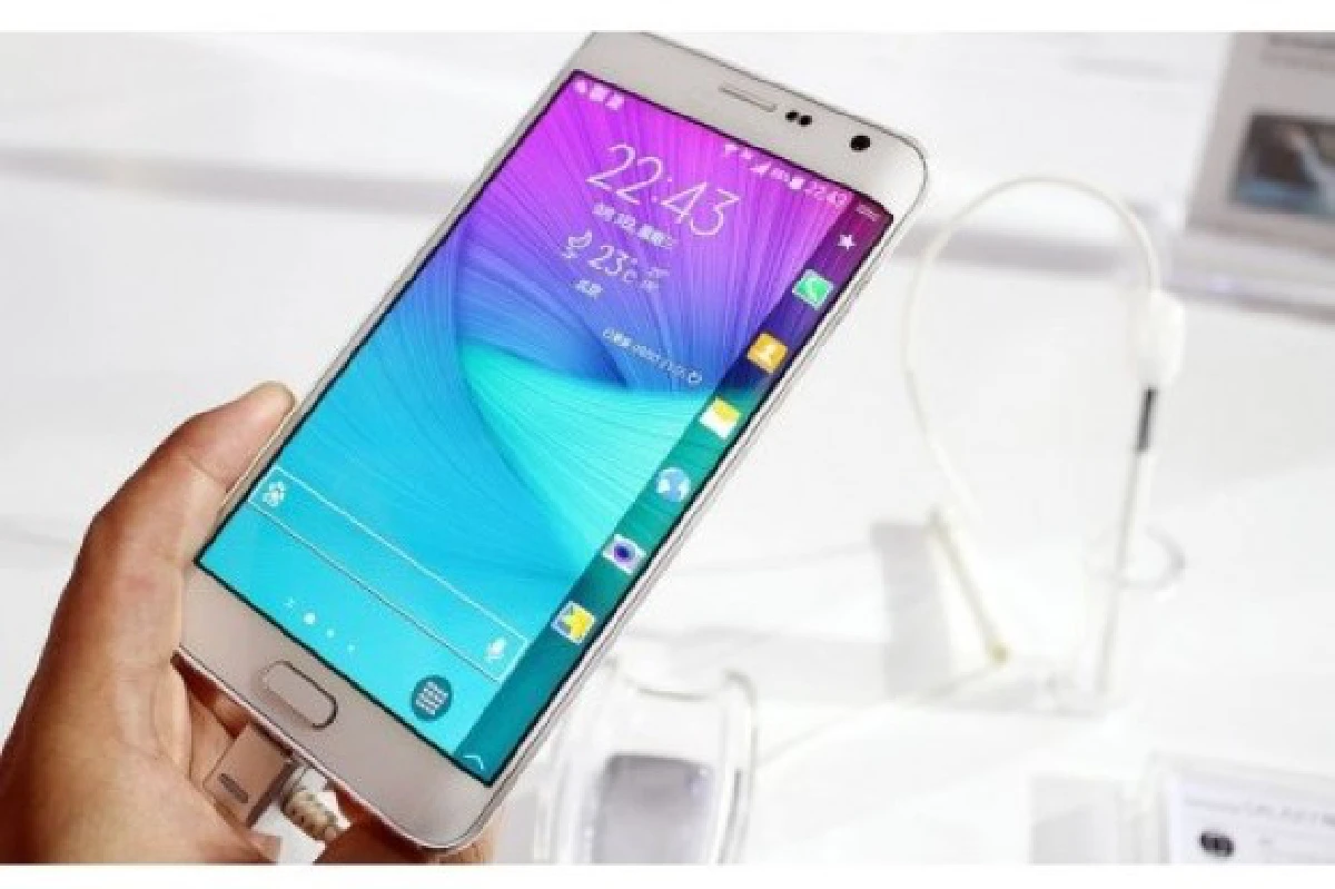 จีนผุดสมาร์ทโฟนจอขอบโค้ง ละม้าย'ซัมซุง โน๊ต เอดจ์'