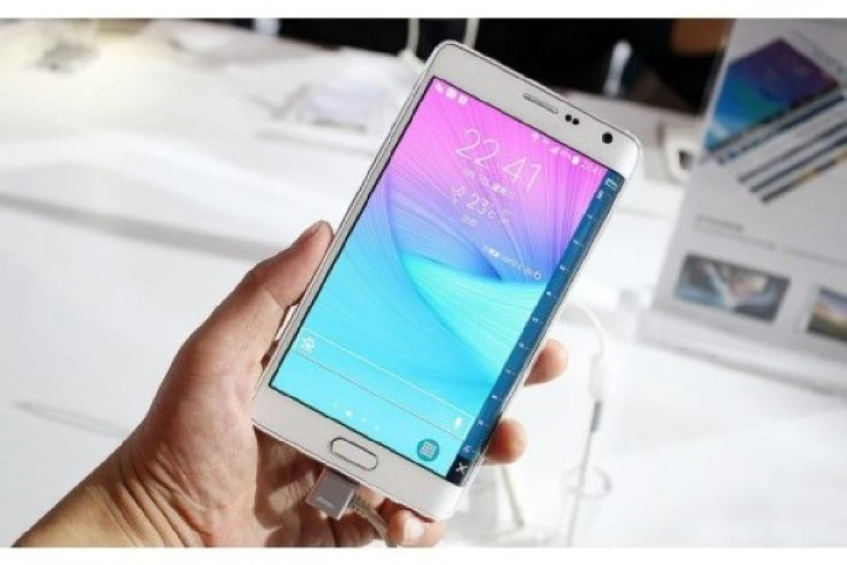 จีนผุดสมาร์ทโฟนจอขอบโค้ง ละม้าย'ซัมซุง โน๊ต เอดจ์'