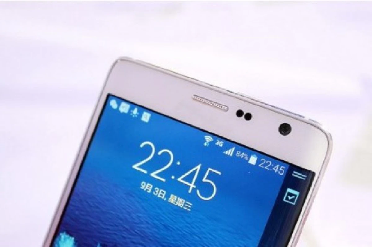 จีนผุดสมาร์ทโฟนจอขอบโค้ง ละม้าย'ซัมซุง โน๊ต เอดจ์'