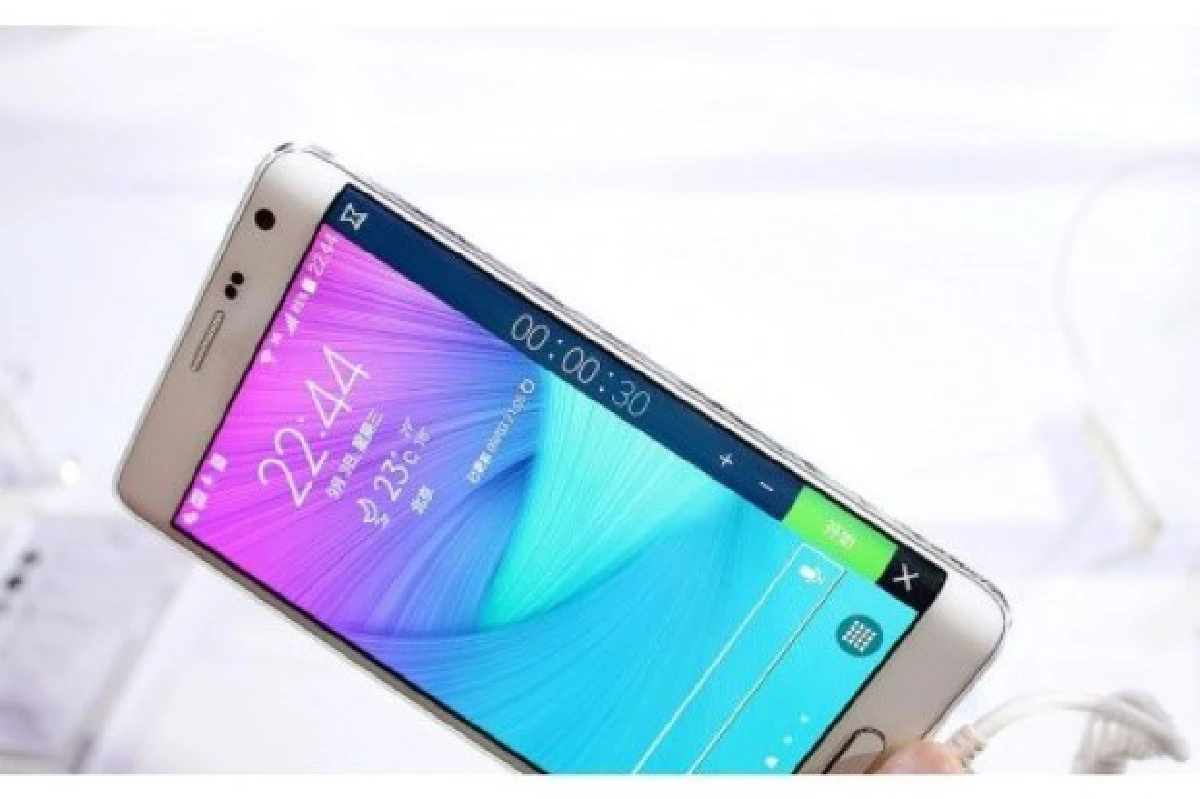 จีนผุดสมาร์ทโฟนจอขอบโค้ง ละม้าย'ซัมซุง โน๊ต เอดจ์'