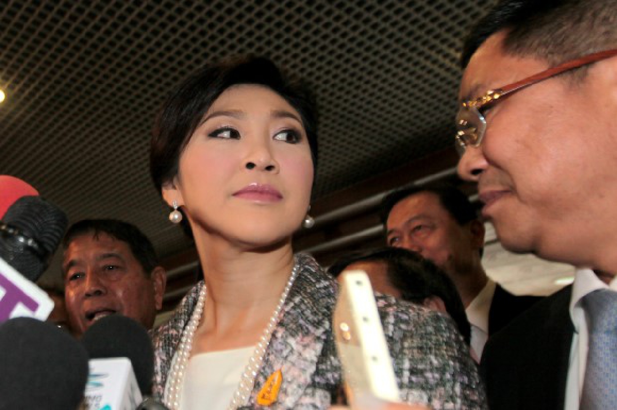"ยิ่งลักษณ์" เข้ามุมอับ ขยับยาก "ยิ่งลักษณ์" เข้ามุมอับ ขยับยาก