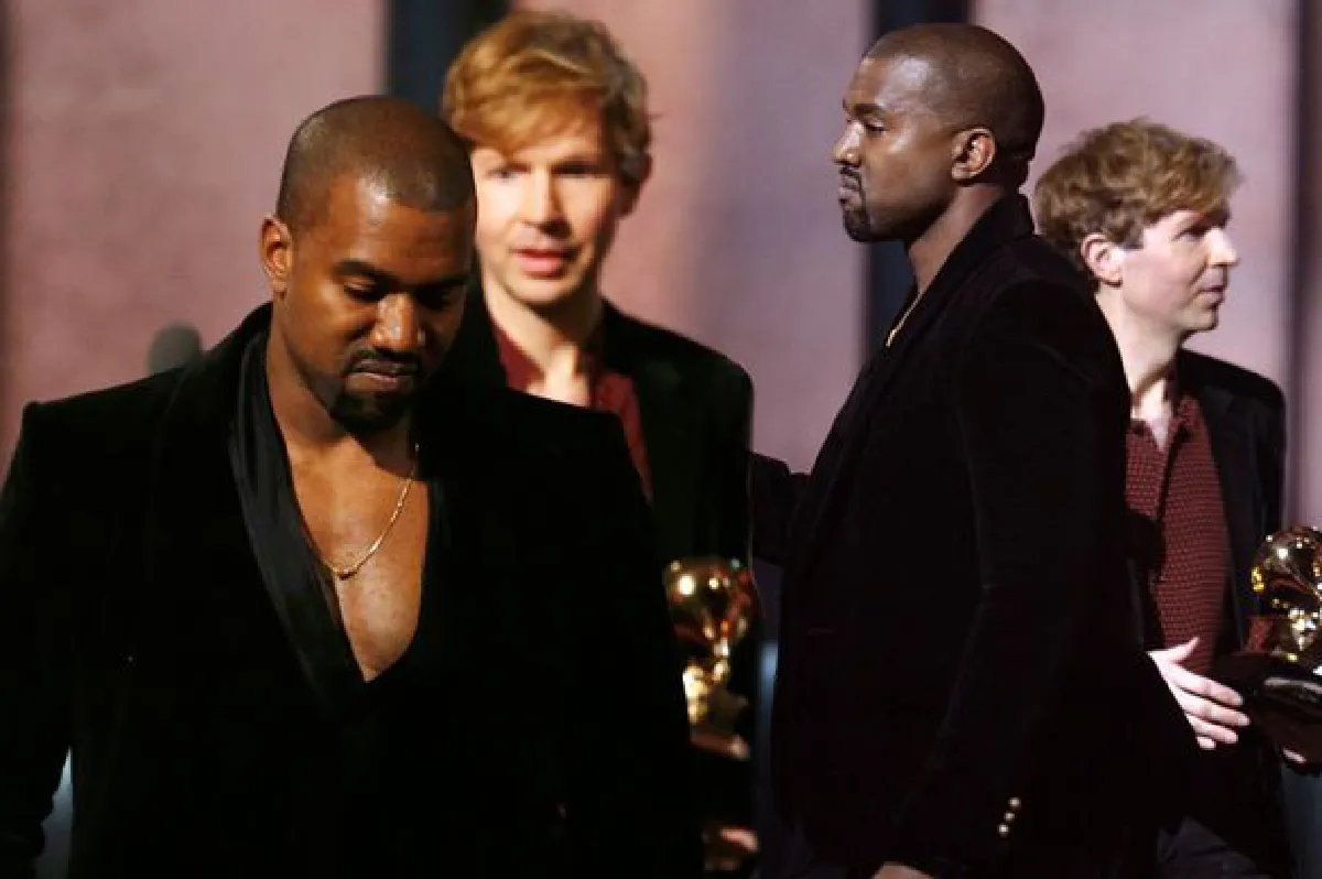 "คานเย"แถแหลก!อ้างเสียงในสมองสั่งให้ป่วน