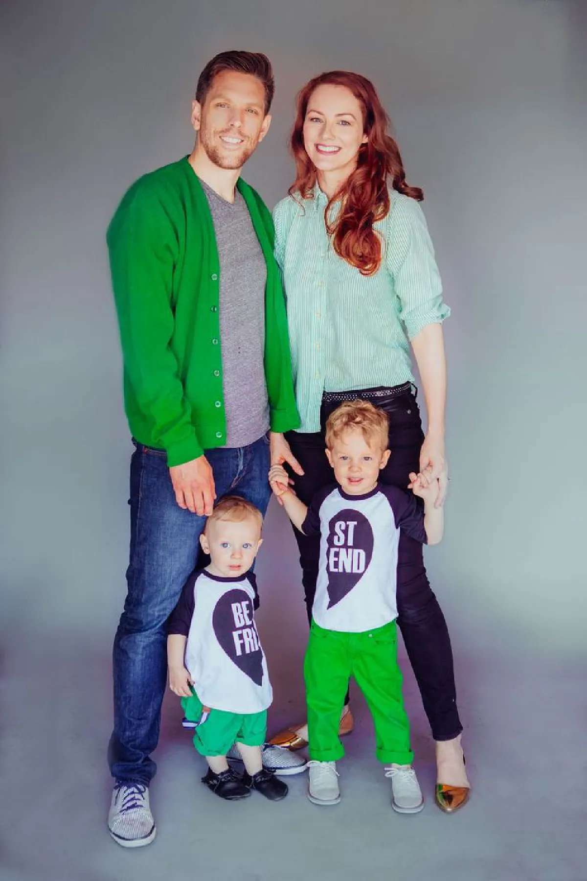 เมื่อคุณแม่คนสวย เสนอให้ลูกชายช่วยเธอแต่งตัว1สัปดาห์ (ชมภาพ)