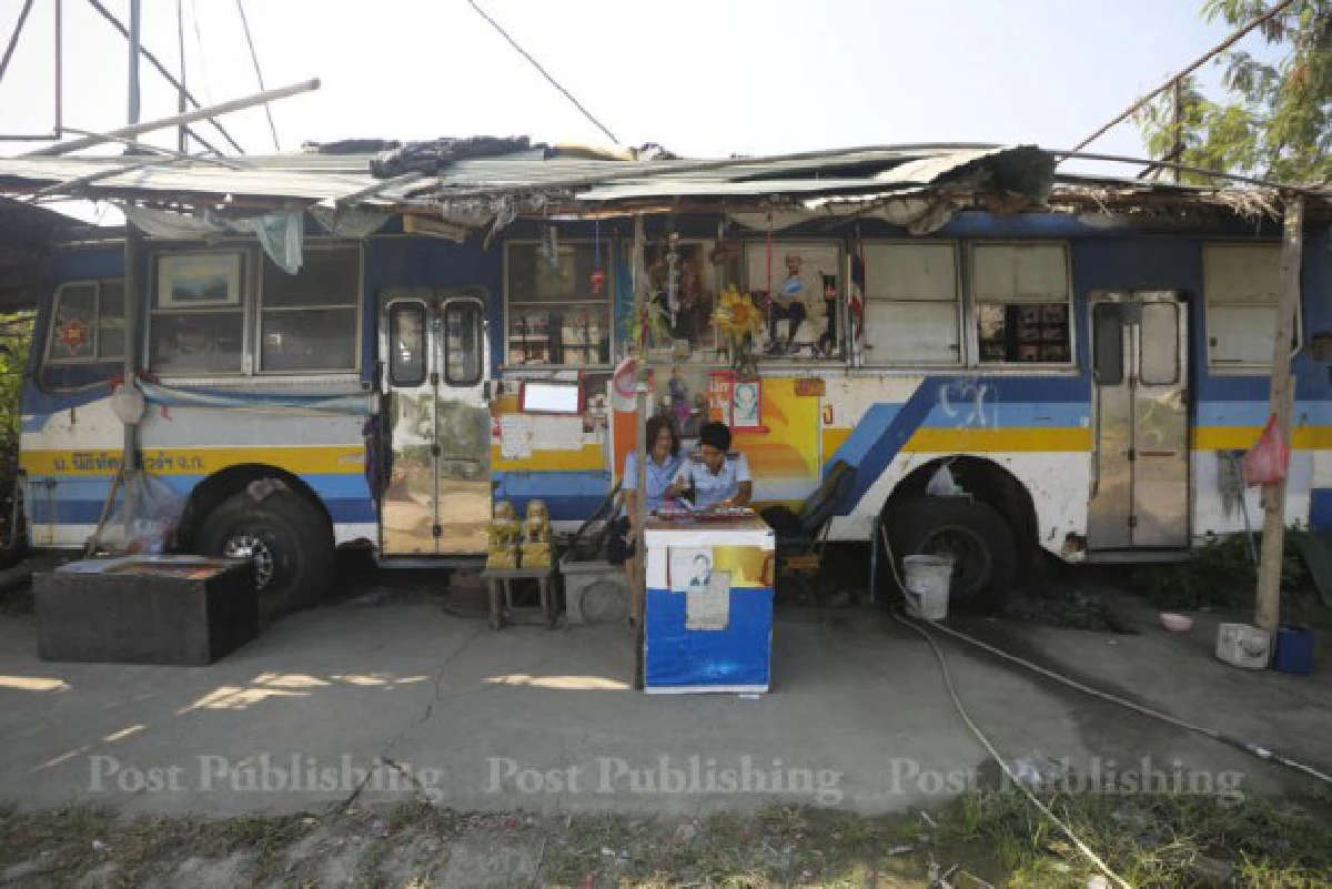 ไอเดียเจ๋ง!แปลงโฉมรถเมล์เก่าเป็น "วิมานพอเพียง"