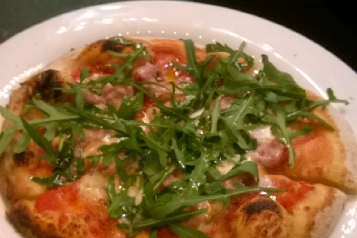 สองเชฟอิตาลีเปิดตัวรถขายพิซซ่าในไทย