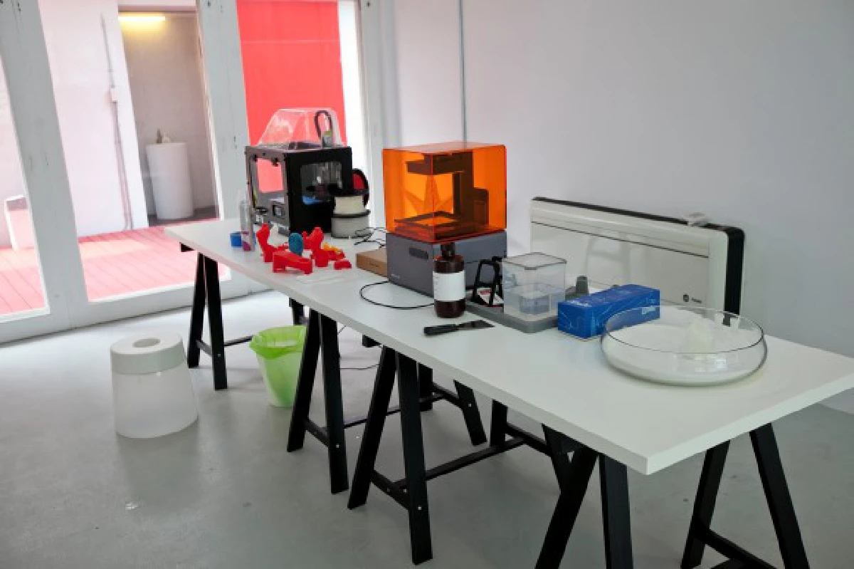 "FabCaf&eacute; Bangkok" คาเฟ่เพื่อนักประดิษฐ์