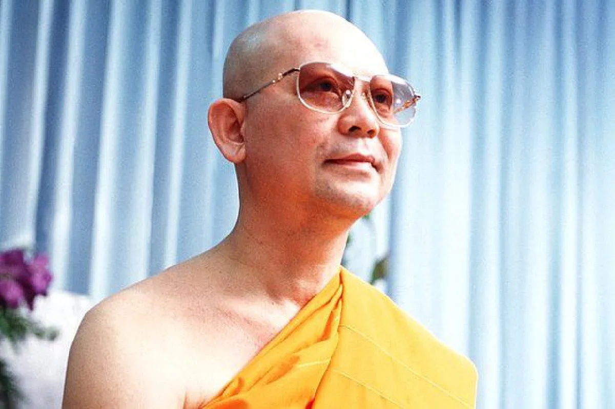 Phra Dhammachayo: Charges of corruption renewed