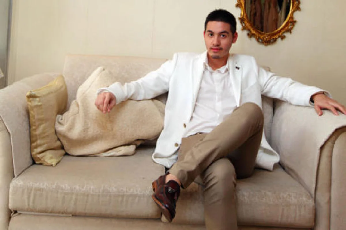 ชุดราตรี 8 ทศวรรษนางสาวไทย