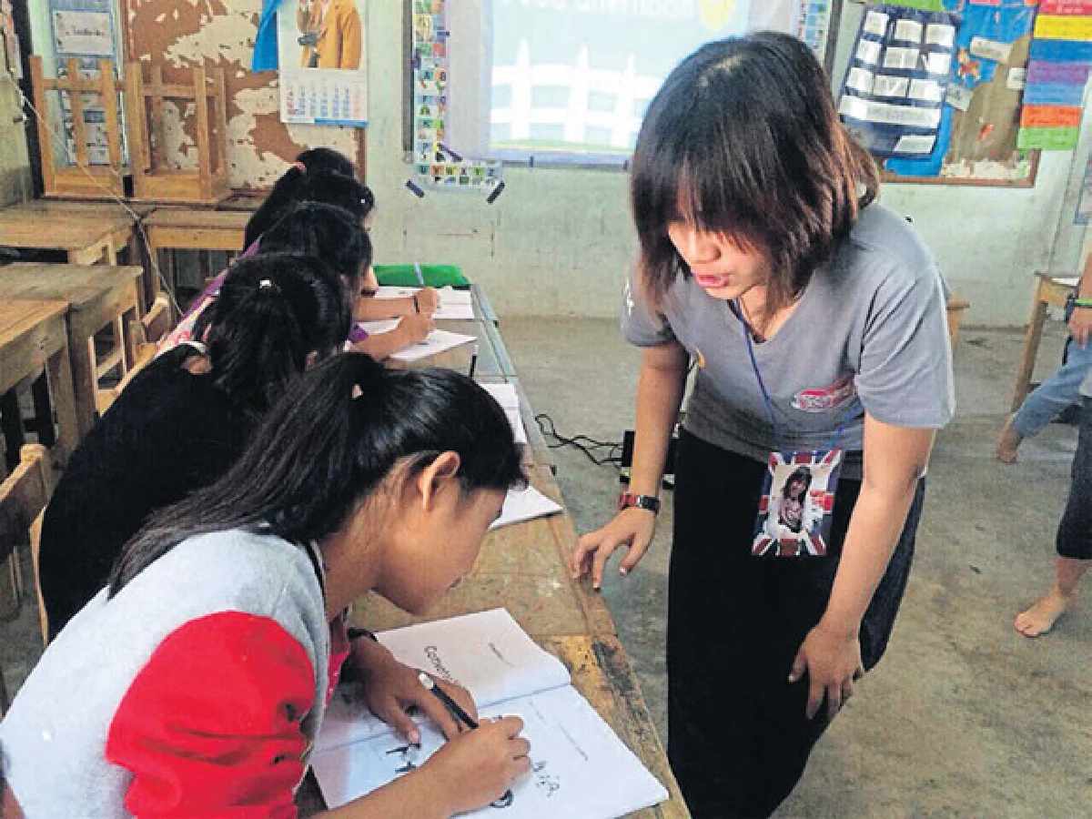 ค่ายอาสาสอนภาษา เพื่อ เด็กชนบท